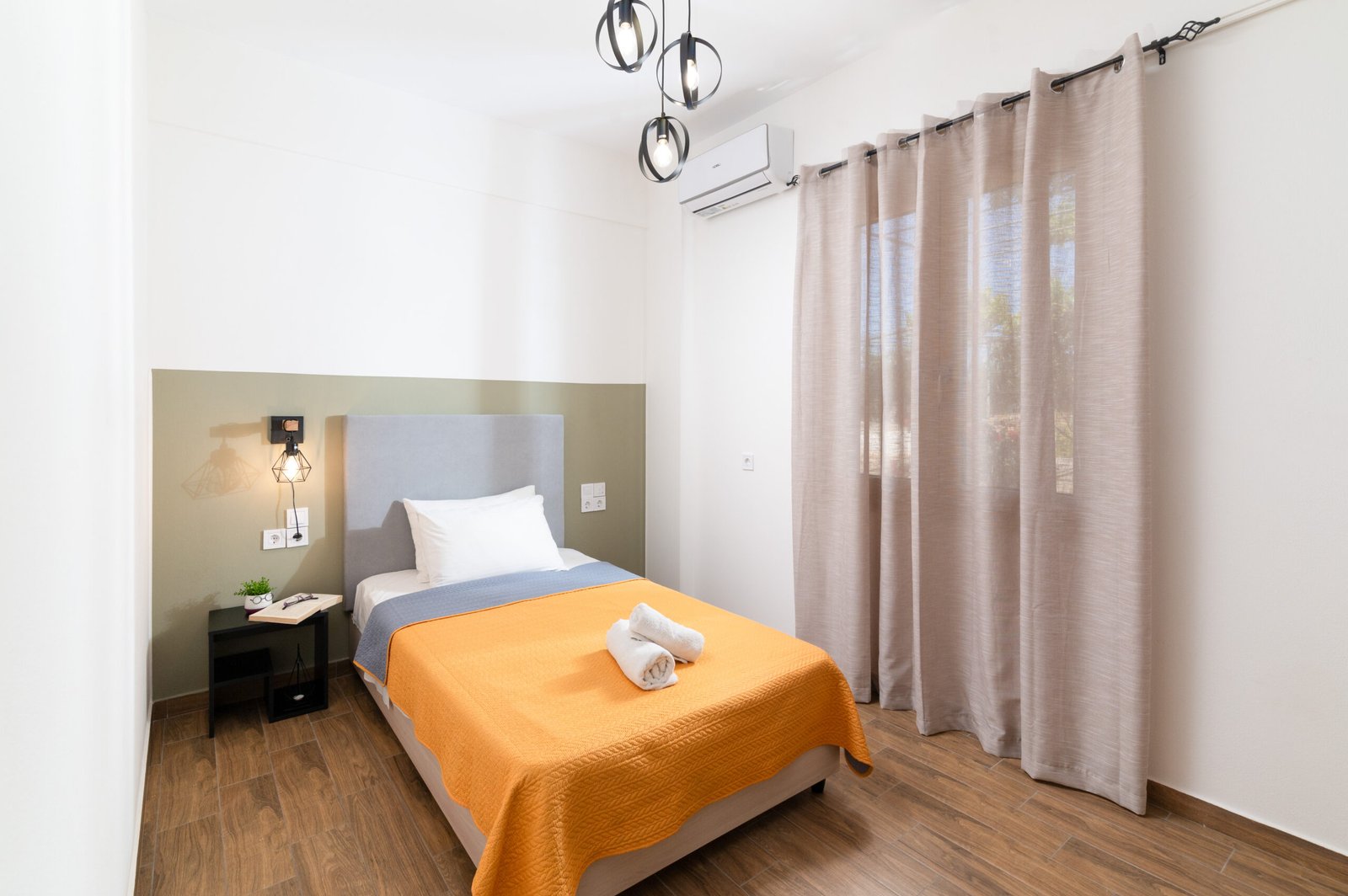 Bedroom-Storage-Organization-Space